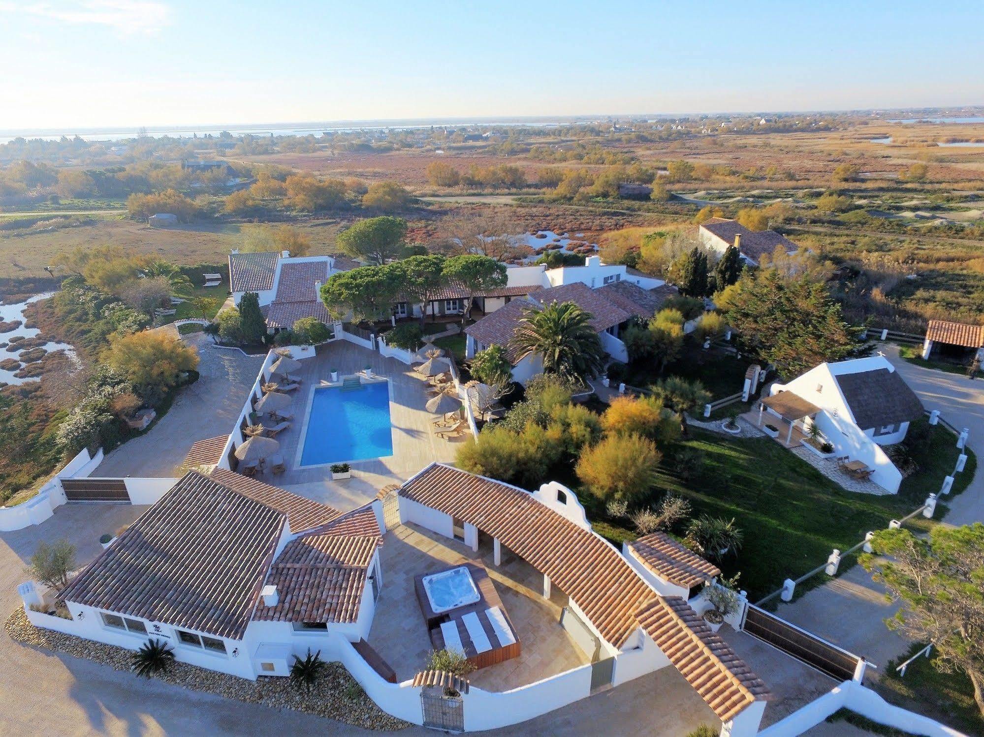 Mas Des Rieges & Spa Saintes-Maries-de-la-Mer Buitenkant foto