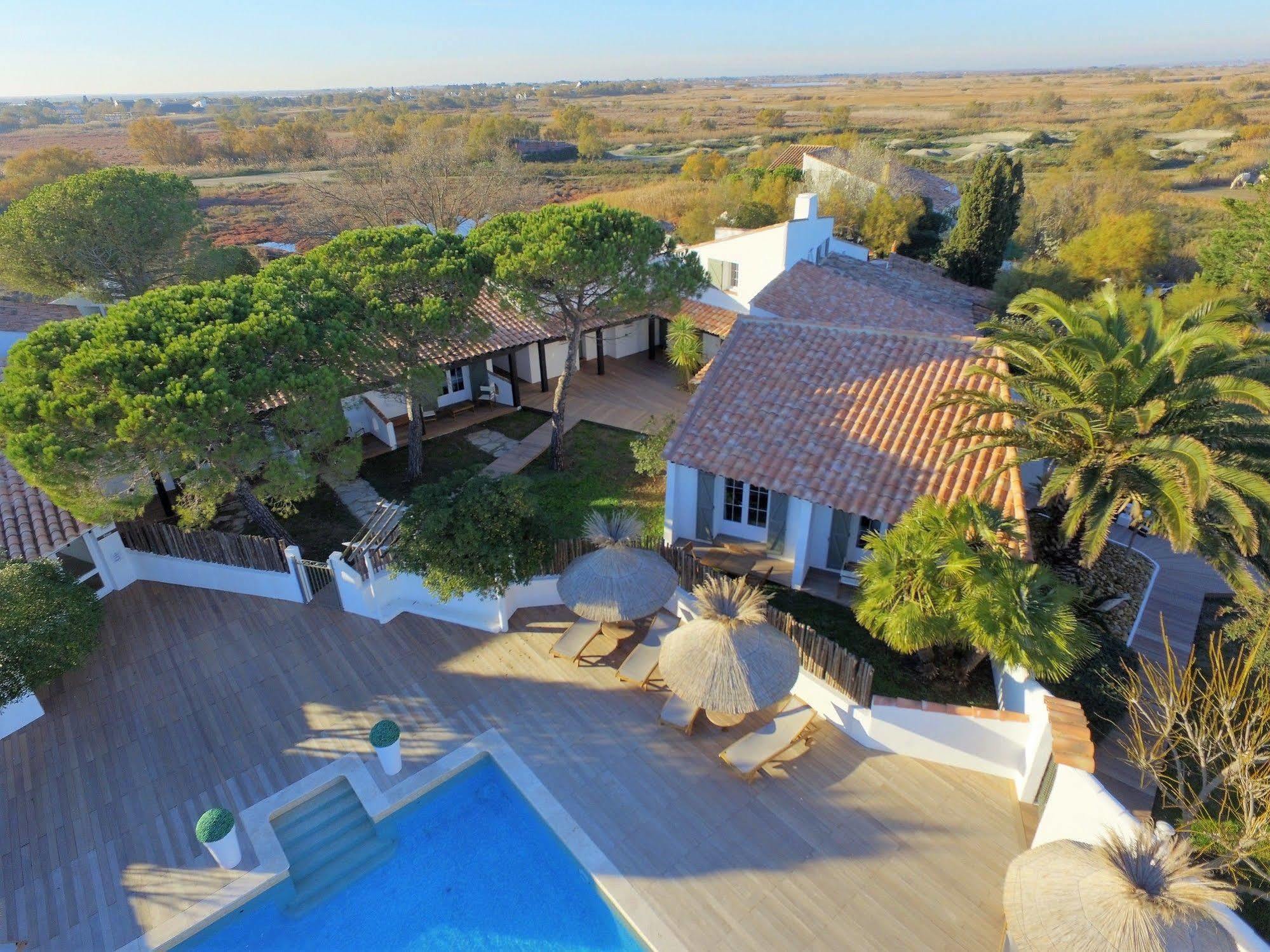 Mas Des Rieges & Spa Saintes-Maries-de-la-Mer Buitenkant foto