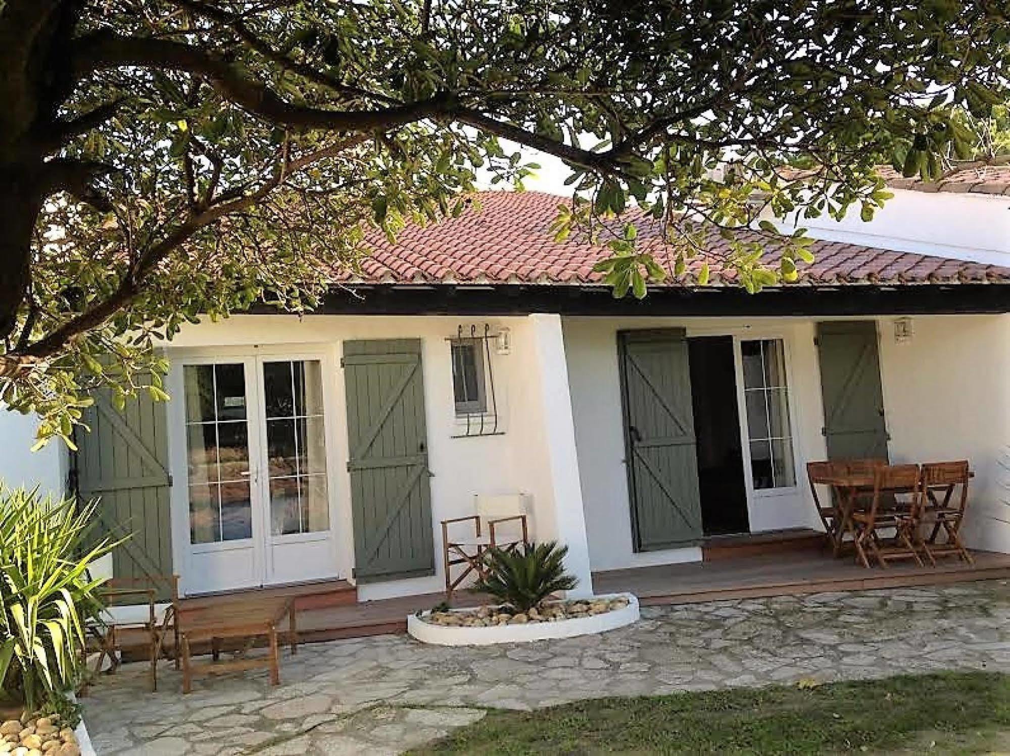 Mas Des Rieges & Spa Saintes-Maries-de-la-Mer Buitenkant foto